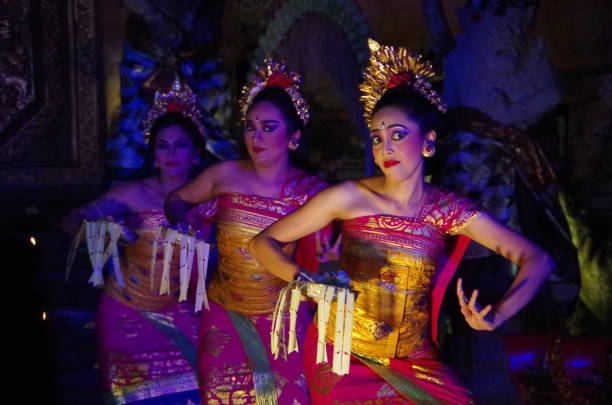pertunjukkan tari bali di Villa Ubud